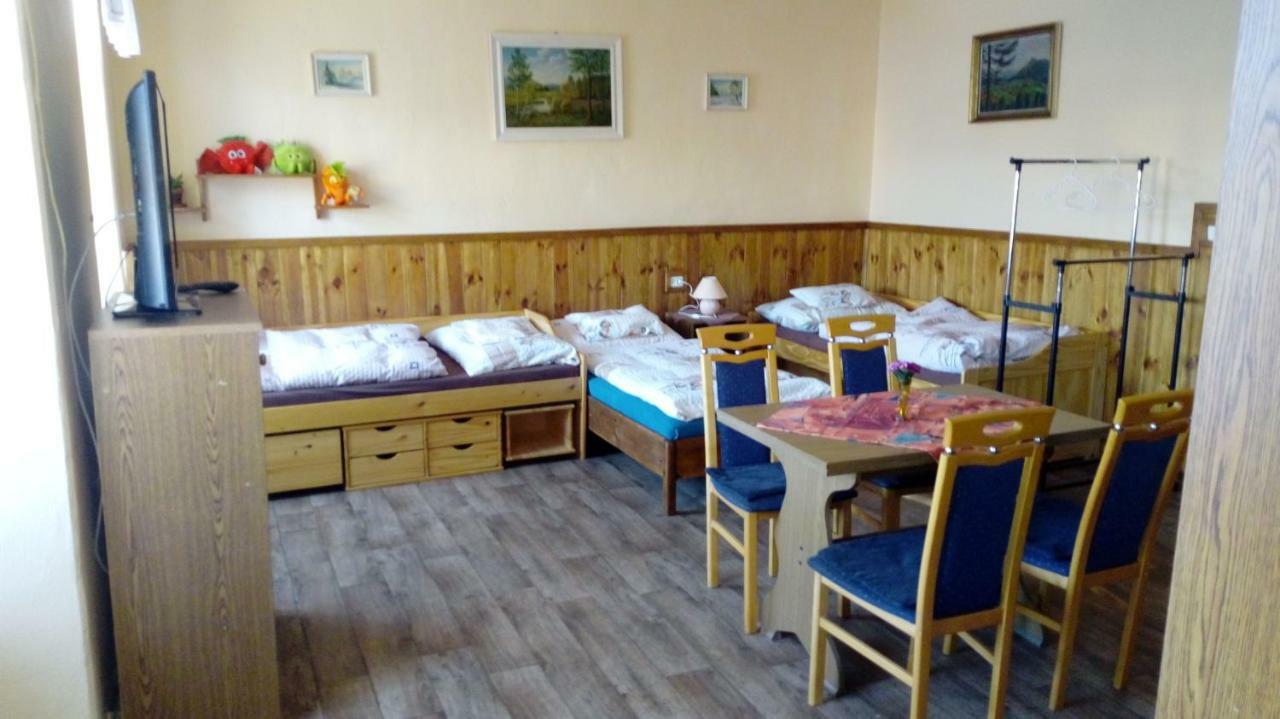 Chřibská Penzion Sklarska Hospoda מראה חיצוני תמונה