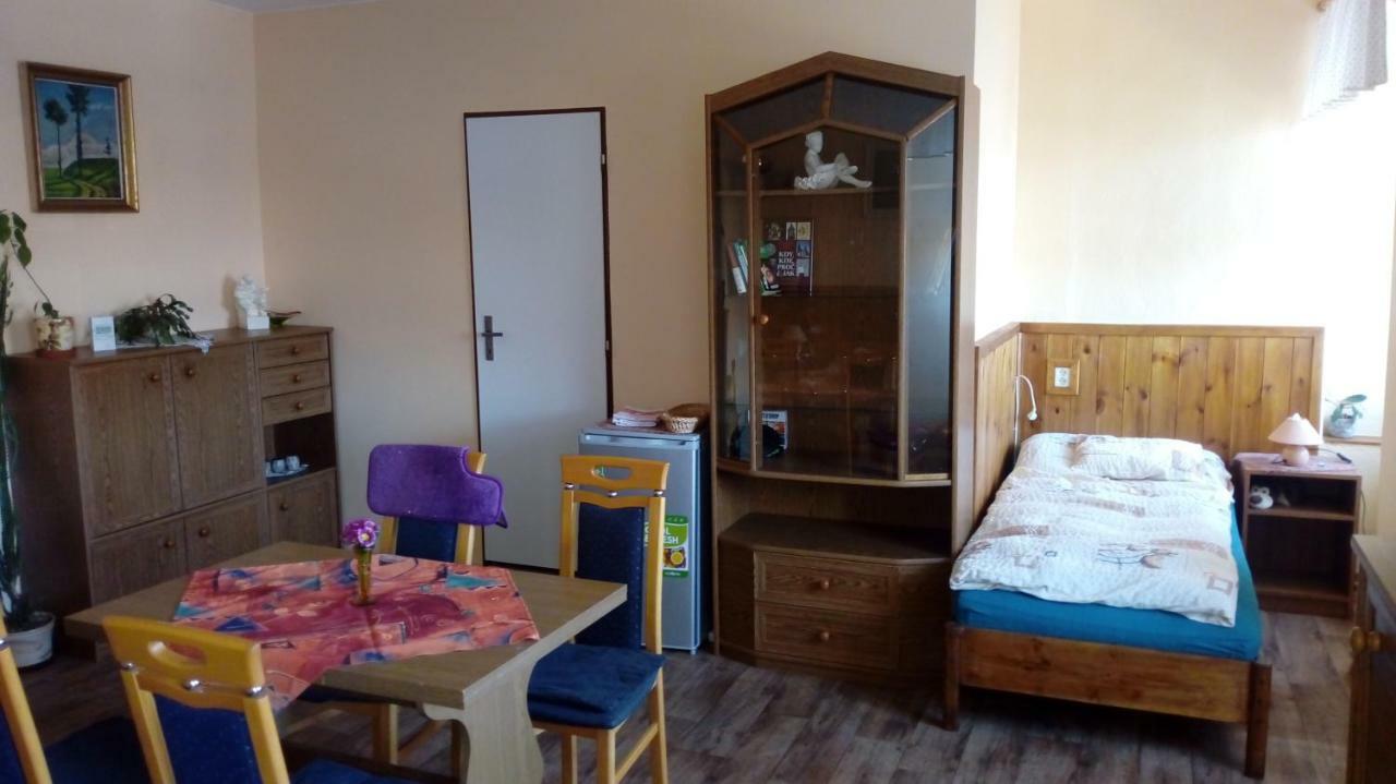 Chřibská Penzion Sklarska Hospoda מראה חיצוני תמונה